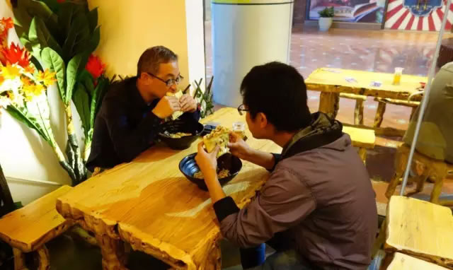 一碗面一個雞蛋一個肉夾饃，滿足挑剔徐州人的胃